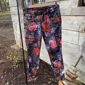 Guess floral leggings.